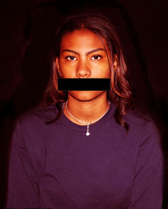 Amaya+Taylor+models+as+a+censored+journalist.